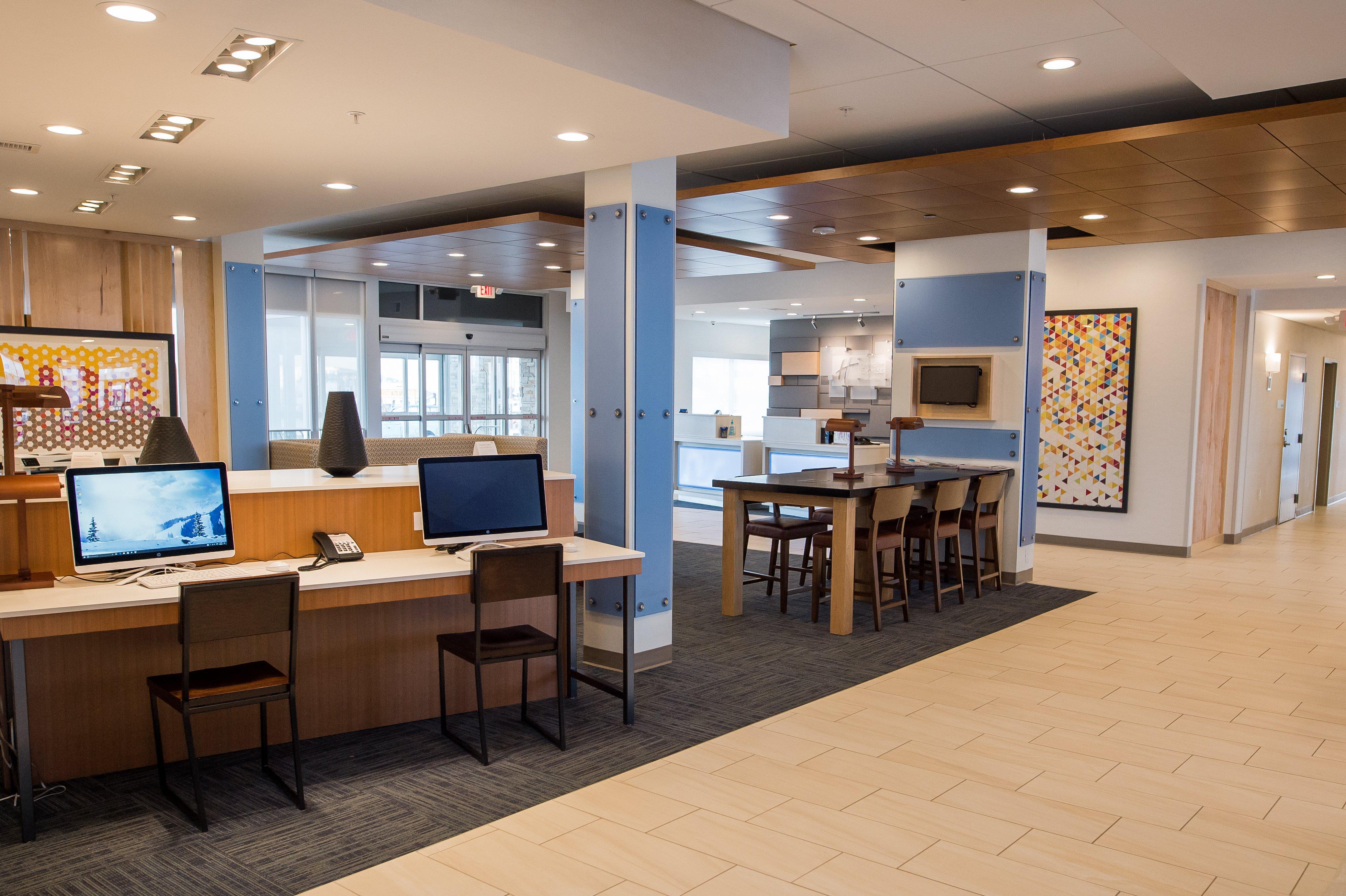 Holiday Inn Express & Suites - Marietta By Ihg Eksteriør billede